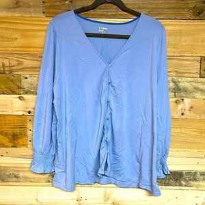 Lands’ End size XL blue button down 3/4 bell sleeve v-neck cotton blouse